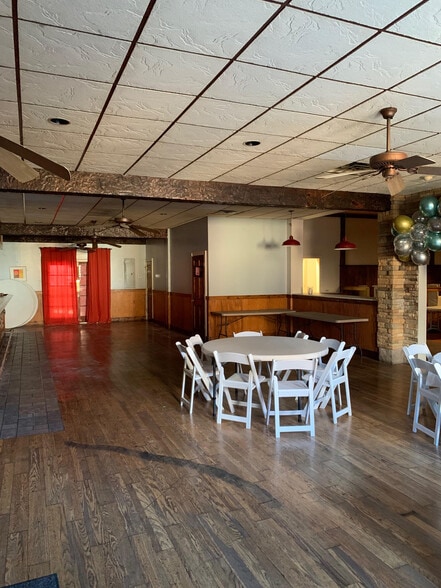 3540 Washington Ave, Finleyville, PA for lease - Interior Photo - Image 2 of 9