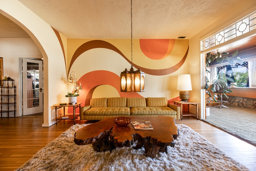 2048 Mentone Blvd, Mentone, CA for sale - Building Photo - Image 3 of 40