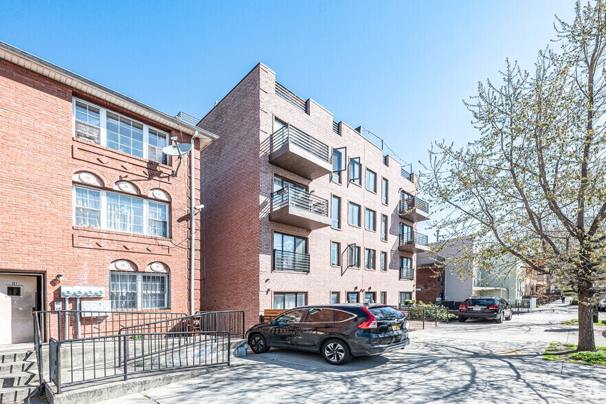 199-201 Chauncey St, Brooklyn, NY à vendre - Photo du bâtiment - Image 1 de 38
