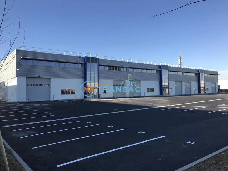 Flex in Brétigny-sur-Orge for lease - Building Photo - Image 1 of 13