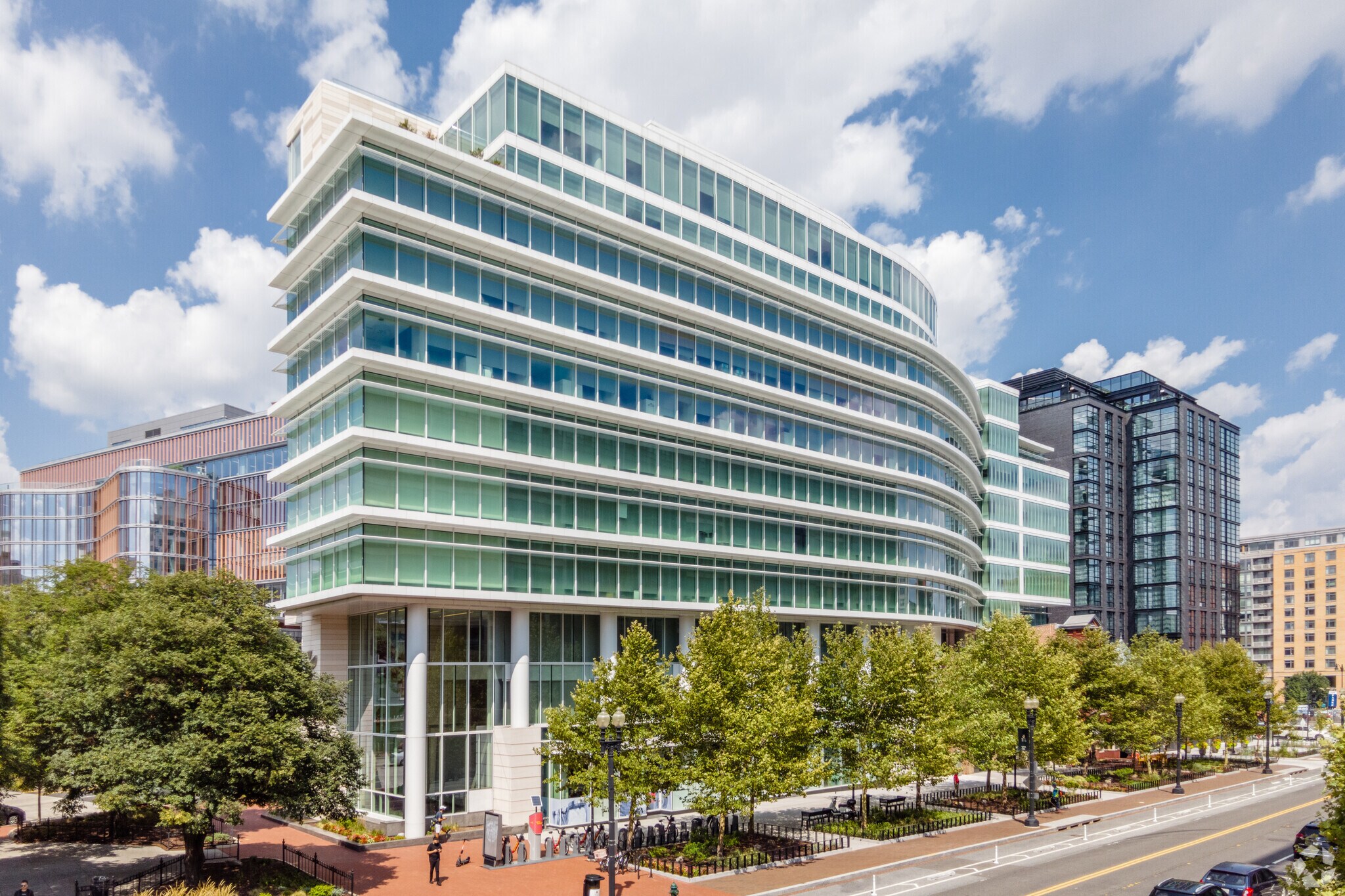 655 K St NW, Washington, DC à louer Photo du bâtiment- Image 1 de 15