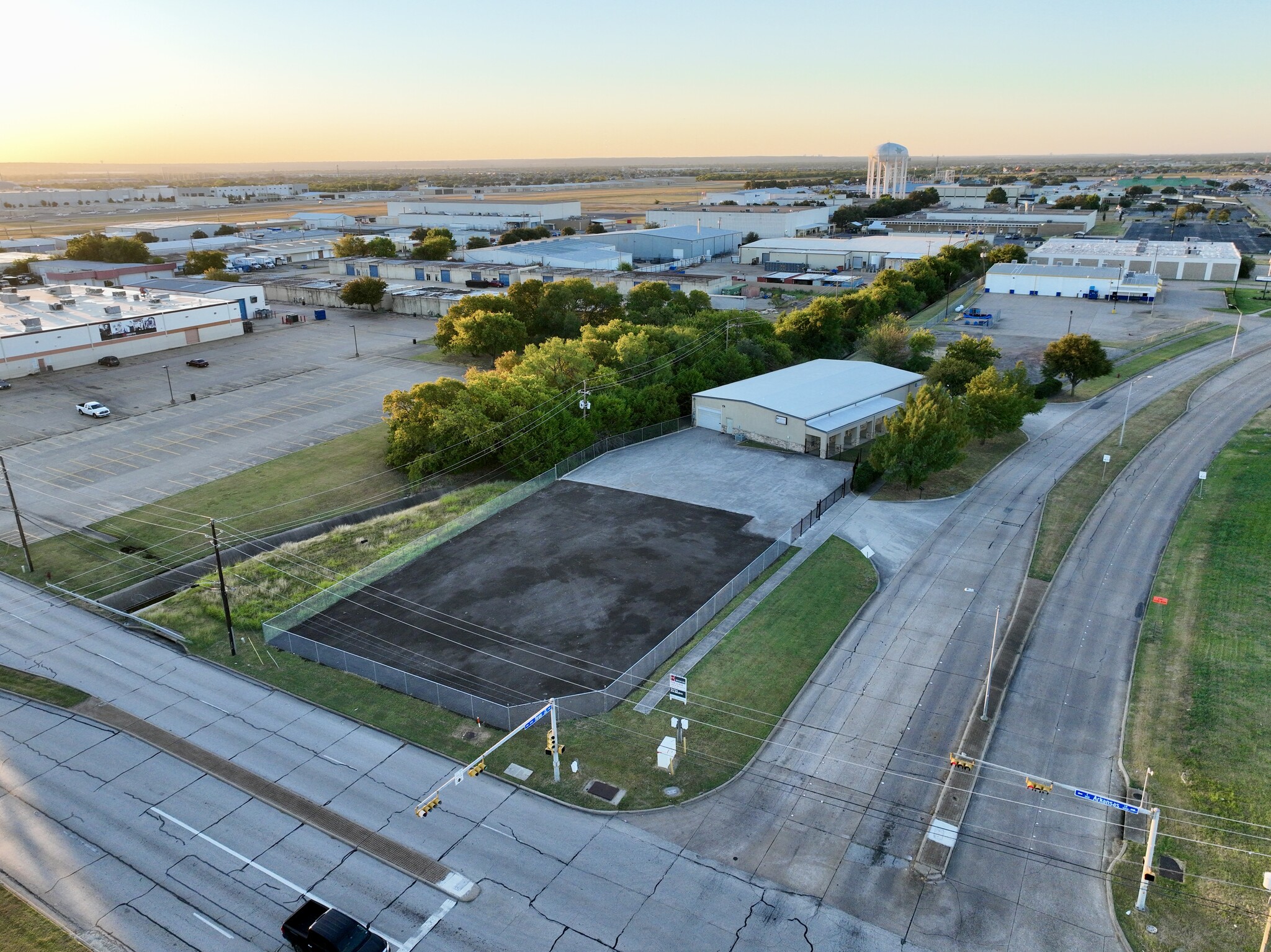 2605 Forum Dr, Grand Prairie, TX for lease Building Photo- Image 1 of 9