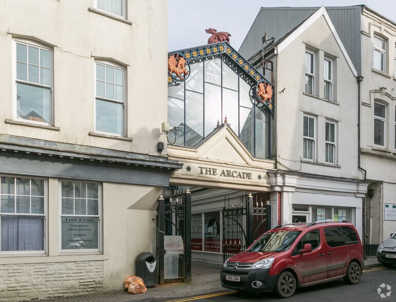 Commercial St, Abertillery à louer - Photo du bâtiment - Image 3 de 8