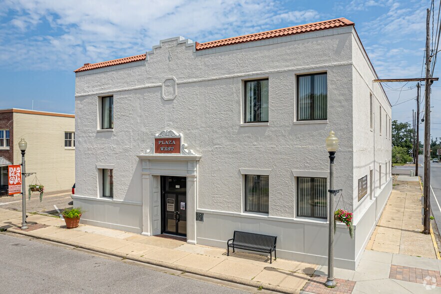 535 Delmas Ave, Pascagoula, MS à louer - Photo du bâtiment - Image 1 de 11