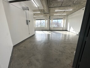 305 E 9th St, Los Angeles, CA à louer Photo intérieure- Image 2 de 11