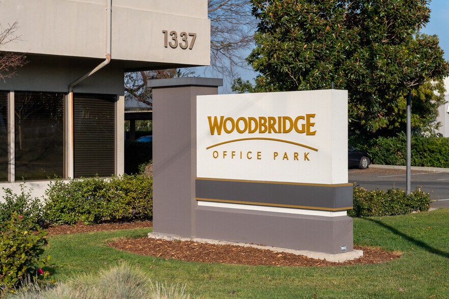 1321 Howe Ave, Sacramento, CA à louer - Photo du bâtiment - Image 2 de 9