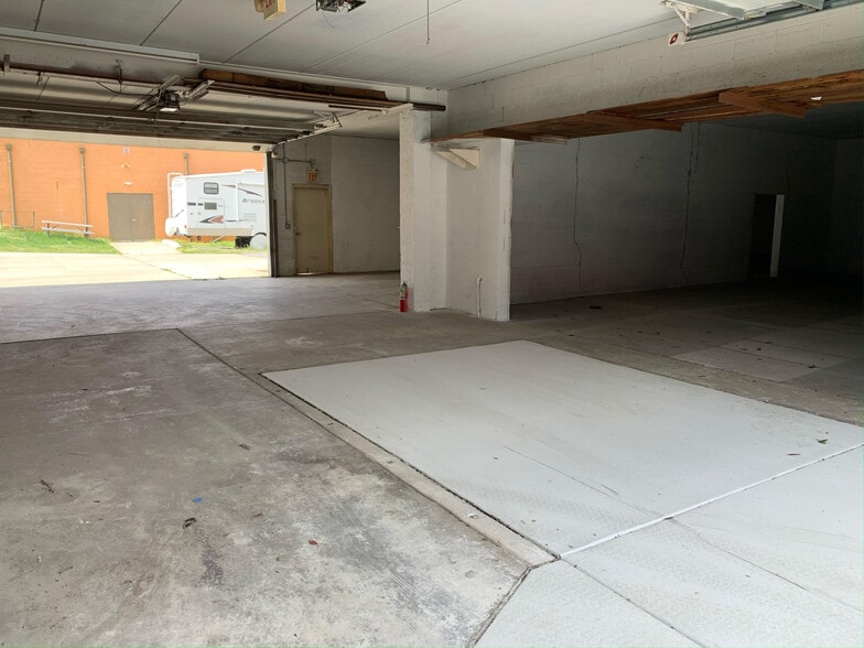 1025 N Black Horse Pike, Runnemede, NJ à louer - Photo intérieure - Image 3 de 3