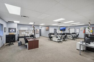 5425 Dixie Rd, Mississauga, ON for lease Interior Photo- Image 1 of 3