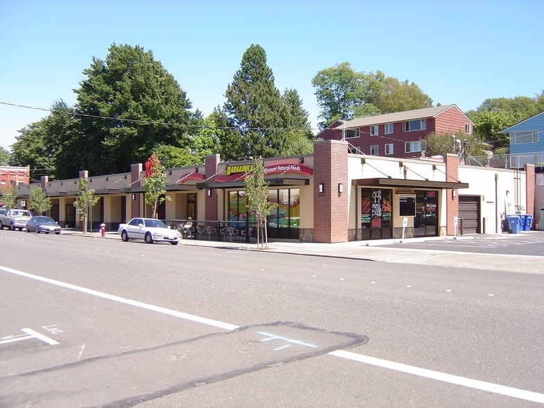 902 N State St, Bellingham, WA for lease - Building Photo - Image 1 of 1