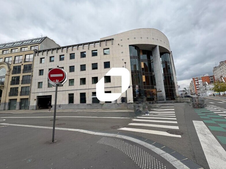 37 Rue Du Vieux Faubourg, Lille à louer - Photo du bâtiment - Image 3 de 28