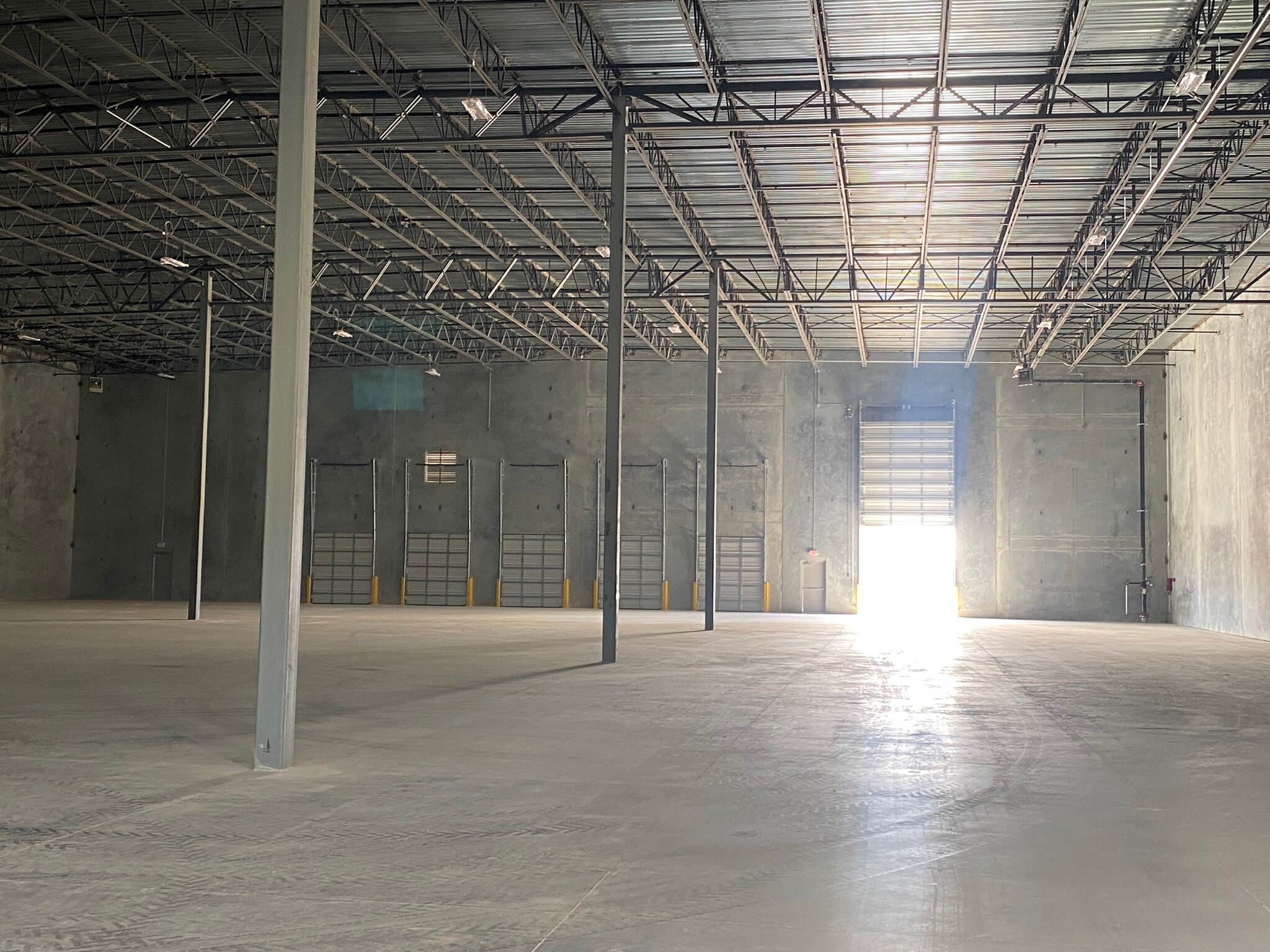 2694 Twinwood Pky, Brookshire, TX for lease Interior Photo- Image 1 of 5