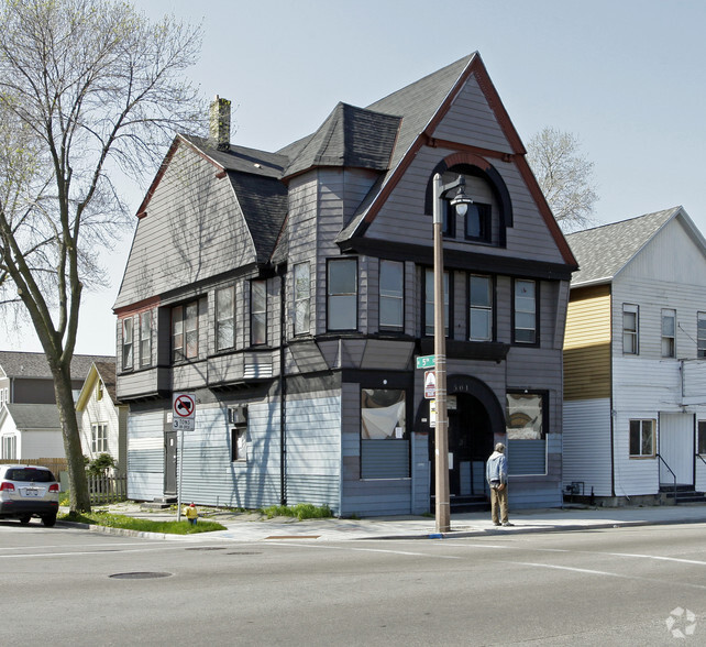 501 W North Ave, Milwaukee, WI à vendre - Photo principale - Image 1 de 1