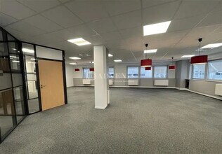 Office in Tremblay-en-France for lease Interior Photo- Image 2 of 6