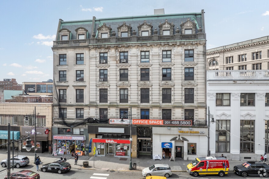 152-156 Market St, Paterson, NJ for lease - Building Photo - Image 2 of 6