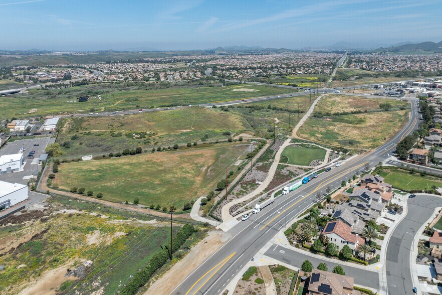 SWC Winchester Rd & Thompson Rd, Winchester, CA à louer - Photo du bâtiment - Image 2 de 9