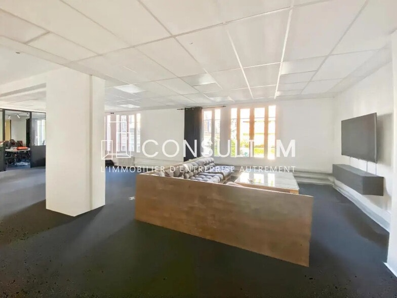 Office in Asnières-sur-Seine for lease - Building Photo - Image 1 of 9