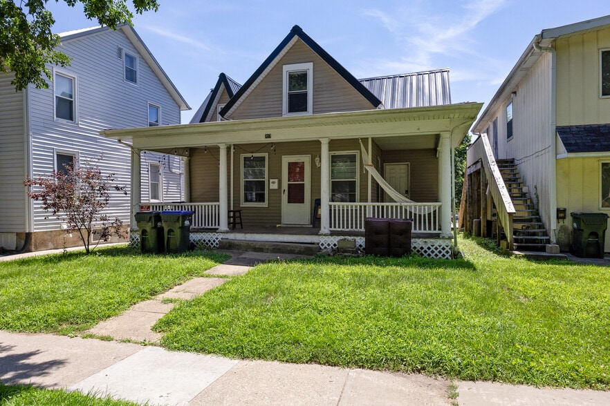 717 E Jefferson St, Iowa City, IA for sale - Building Photo - Image 2 of 5