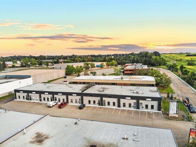 Plus de détails pour 405-437 Sioux Rd, Sherwood Park, AB - Industriel à louer