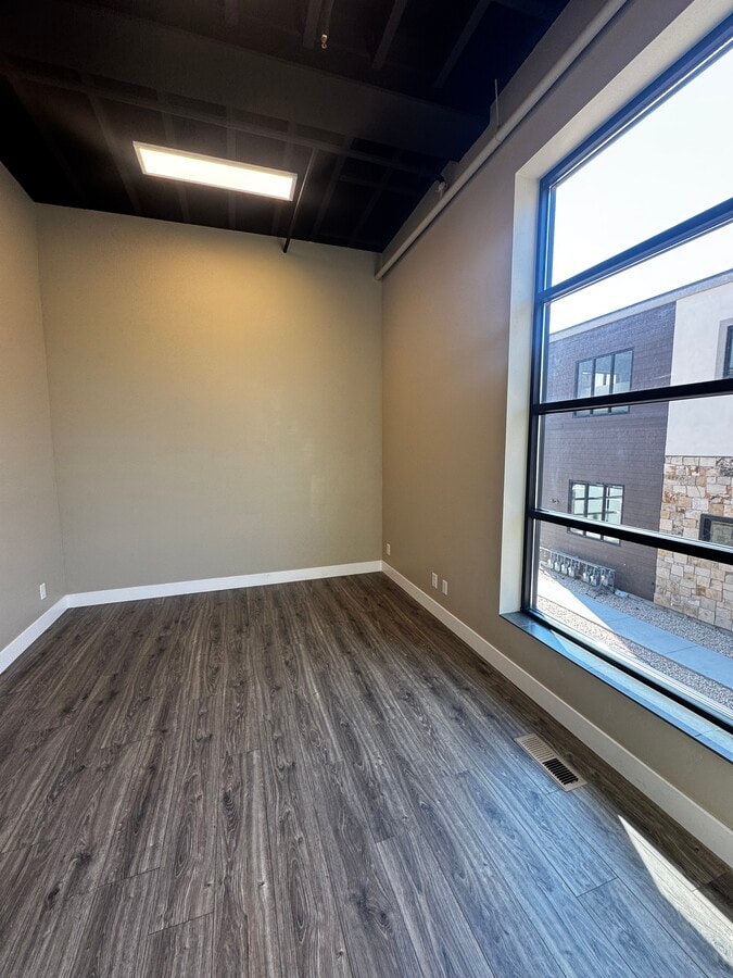 4554 Forestdale Dr, Park City, UT 84098 - Unit 32 - - Interior Photo - Image 2 of 14