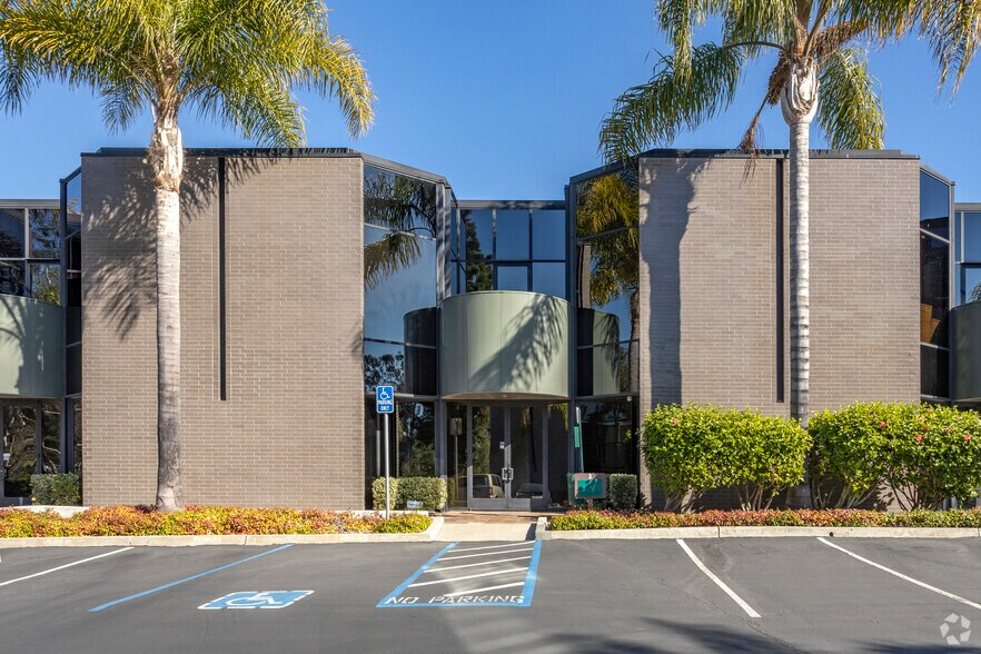 9155 Brown Deer Rd, San Diego, CA à louer - Photo du bâtiment - Image 2 de 9