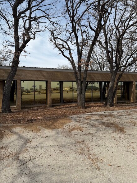 306 US Highway 380, Bridgeport, TX à louer - Photo du bâtiment - Image 2 de 4