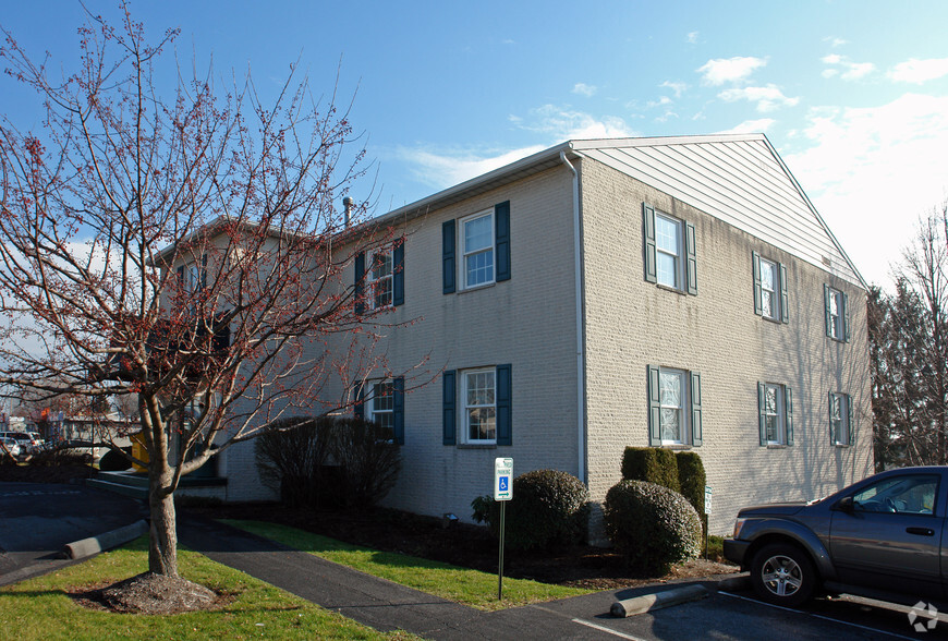 4720 Carlisle Pike, Mechanicsburg, PA for sale - Building Photo - Image 1 of 1