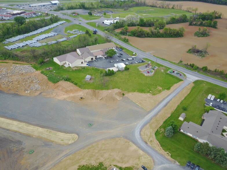 100 Land Outlook Ln, Shippensburg, PA for lease - Building Photo - Image 2 of 7