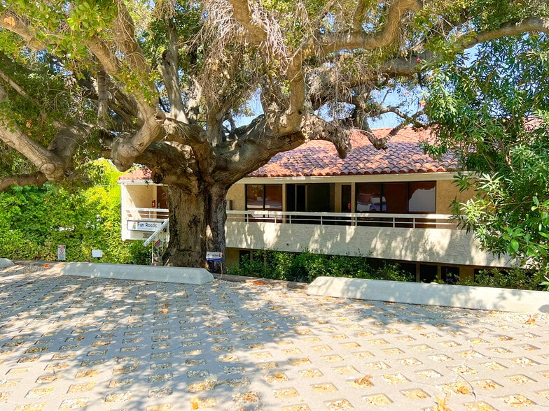 28215 Agoura Rd, Agoura Hills, CA for sale - Building Photo - Image 3 of 18