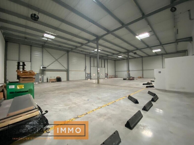 Industrial in Moissy-Cramayel for lease - Interior Photo - Image 2 of 5