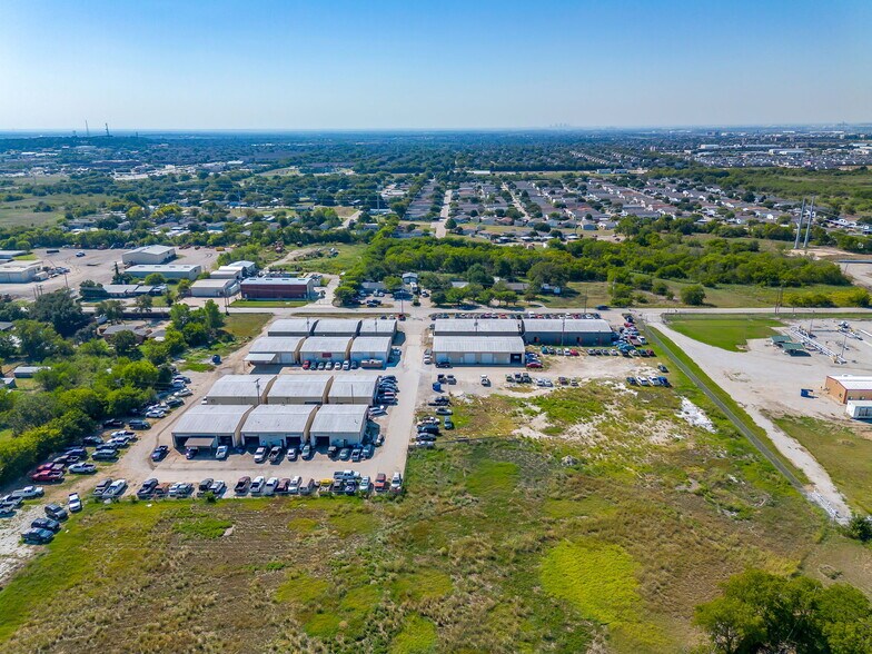 3019 Keller Hicks Rd, Fort Worth, TX à louer - Photo du bâtiment - Image 2 de 25