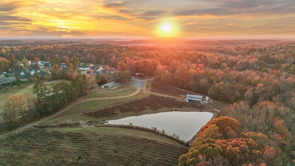 11685 Reed Mine Rd, Midland, NC for sale - Building Photo - Image 3 of 14
