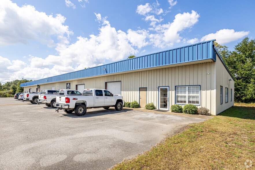 709-723 Ashley Dr, Crestview, FL for lease - Primary Photo - Image 1 of 1