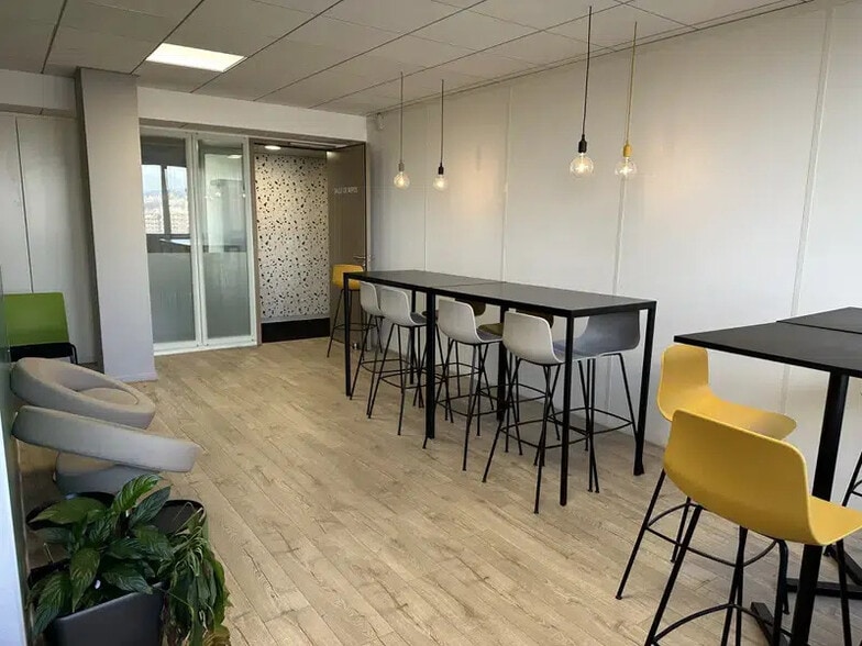 20 Boulevard Eugène Deruelle, Lyon for lease - Interior Photo - Image 3 of 5