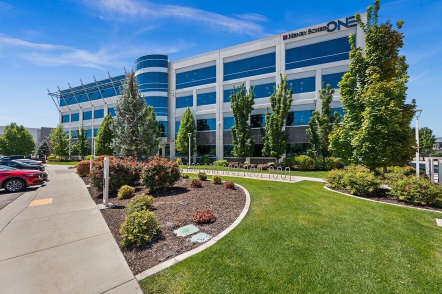 1220 S 630 E, American Fork, UT à vendre - Photo du bâtiment - Image 2 de 15