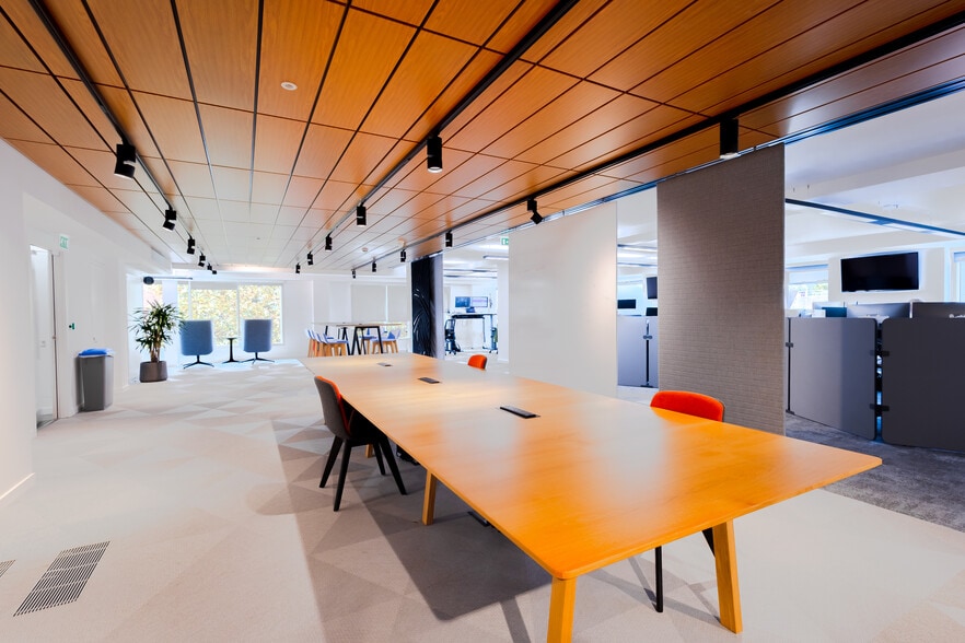 60-68 Wimbledon Hill Rd, London for lease - Interior Photo - Image 3 of 7