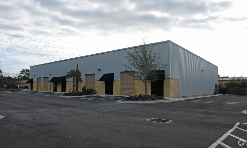 6334 Philips Hwy, Jacksonville, FL à louer - Photo du bâtiment - Image 2 de 12