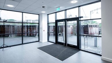 M140 Third Av, Milton Keynes à louer Photo intérieure- Image 2 de 8