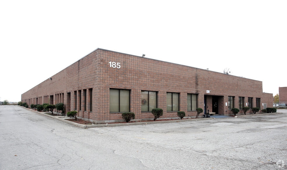 185 Advance Blvd, Brampton, ON for lease - Primary Photo - Image 1 of 4