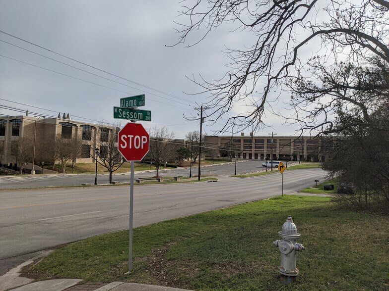 Sessom Dr, San Marcos, TX à vendre - Photo du bâtiment - Image 3 de 6