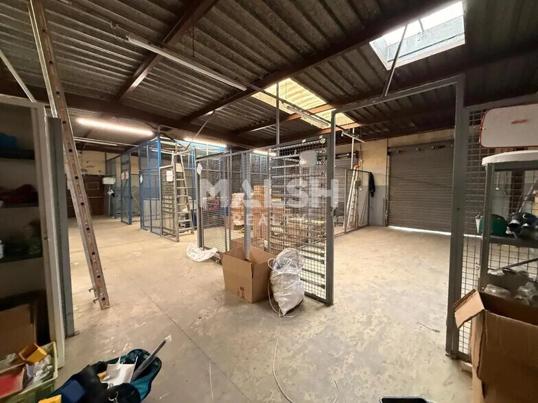 Local d'activités dans Vaulx-en-Velin à vendre - Photo intérieure - Image 3 de 19