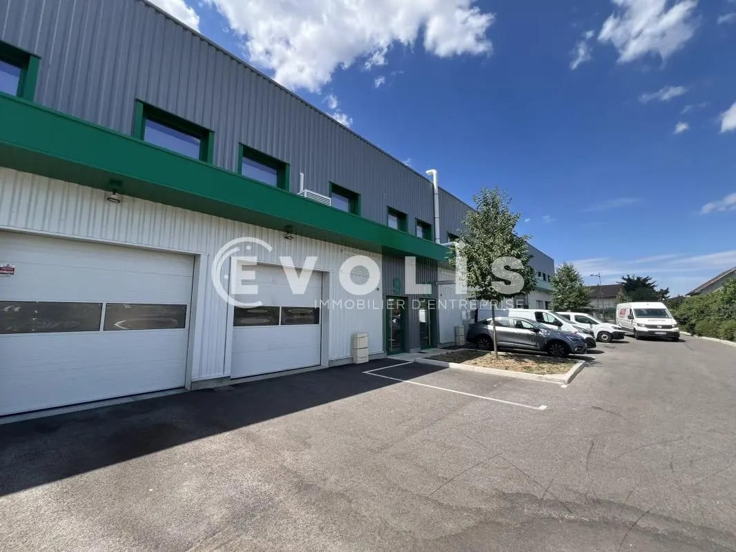 12 Rue Léopha, Mions for lease Building Photo- Image 1 of 12