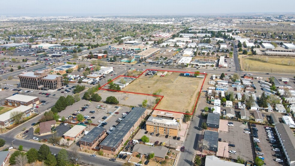 15500-15566 E Colfax Ave, Aurora, CO à vendre - Photo du bâtiment - Image 2 de 4