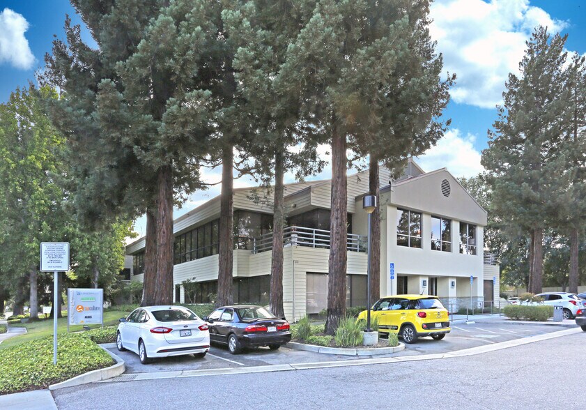 1503 Grant Rd, Mountain View, CA à louer - Photo du bâtiment - Image 2 de 3