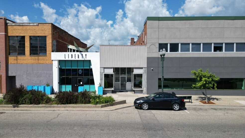 87 N Saginaw St, Pontiac, MI for sale - Building Photo - Image 2 of 53