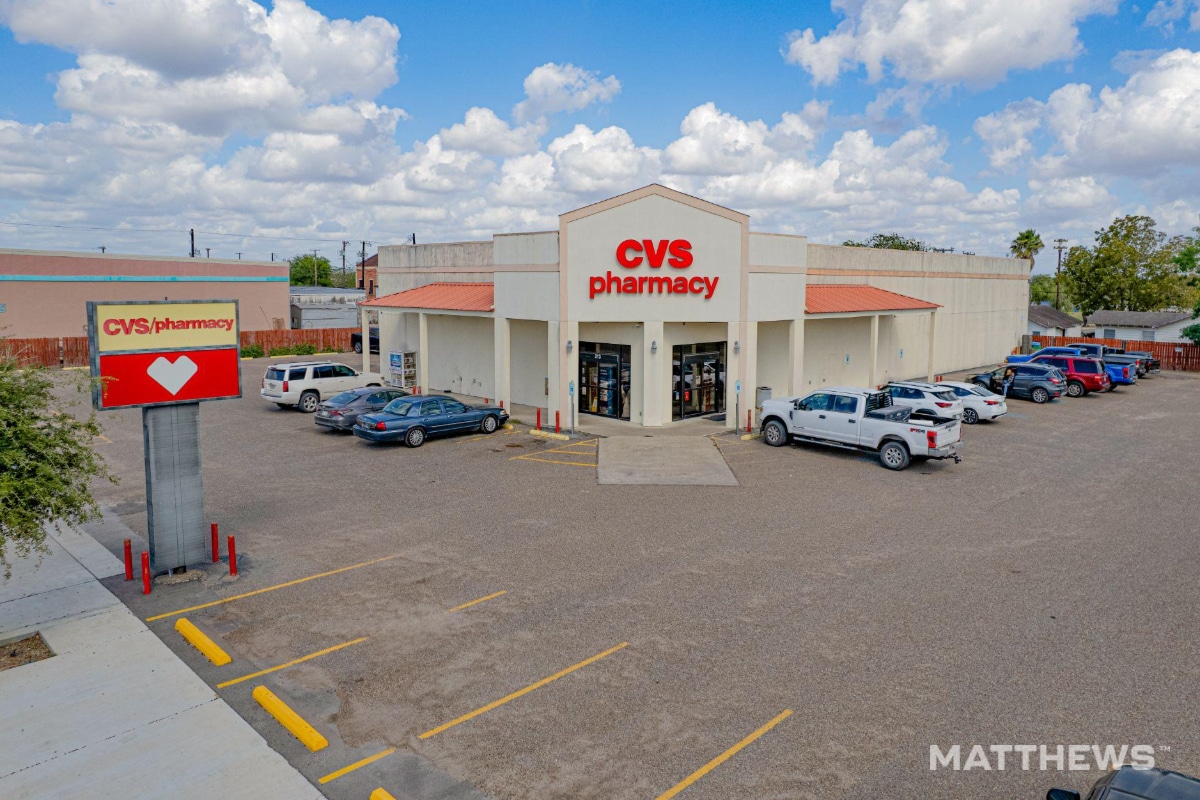 213 E San Patricio Ave, Mathis, TX à vendre Photo du bâtiment- Image 1 de 4
