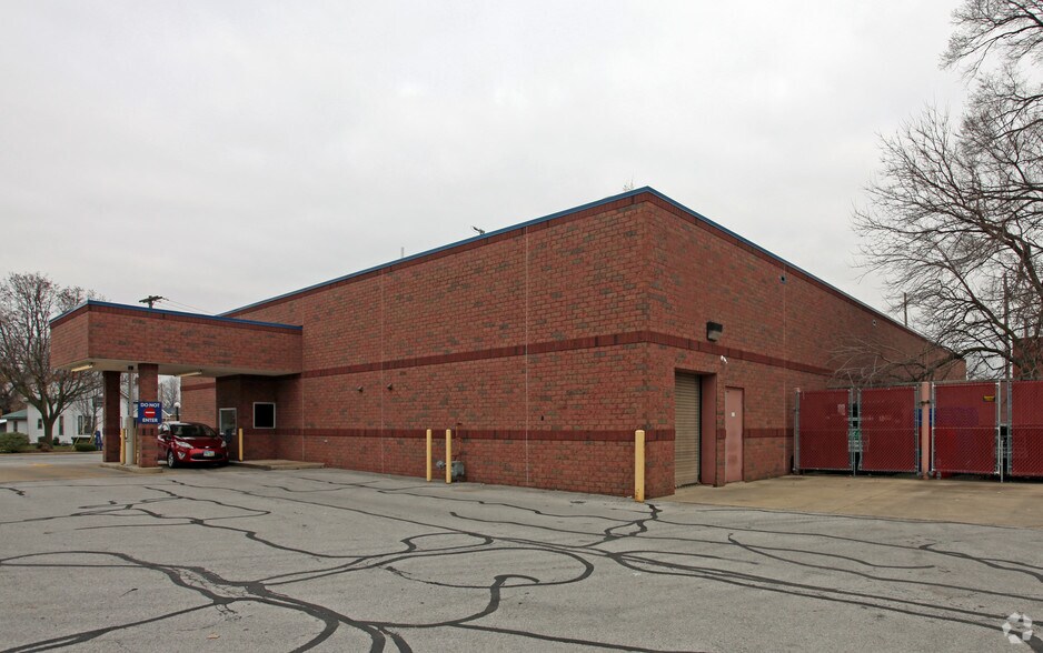 710 N Main St, Clyde, OH à louer - Photo du bâtiment - Image 2 de 2