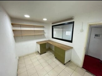 Plus de détails pour 85-87 Woodgrange Rd, Londres - Bureau à louer