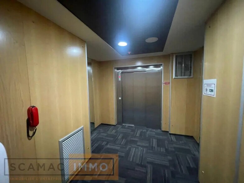 Office in Évry-Courcouronnes for lease - Building Photo - Image 2 of 11