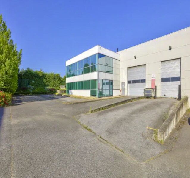 Flex dans Chilly-Mazarin à louer Photo du bâtiment- Image 1 de 3