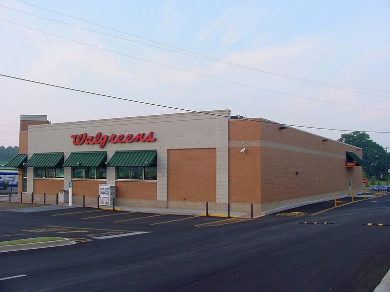 2225 E Walnut Ave, Dalton, GA for lease - Building Photo - Image 2 of 5